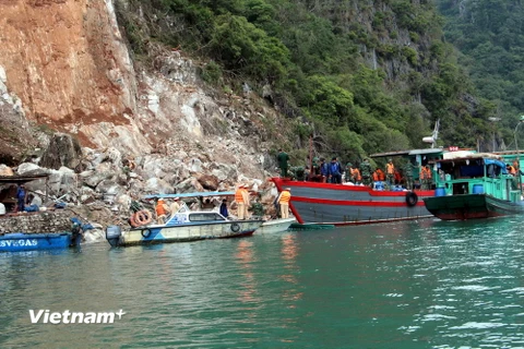 Hiện trường vụ sạt lở núi đá ở Quảng Ninh. (Ảnh: Nguyễn Hoàng/Vietnam+)