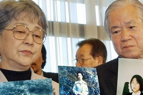 Cha mẹ của một công dân Nhật bị điệp viên Triều Tiên bắt cóc năm 1977. (Nguồn: AFP)