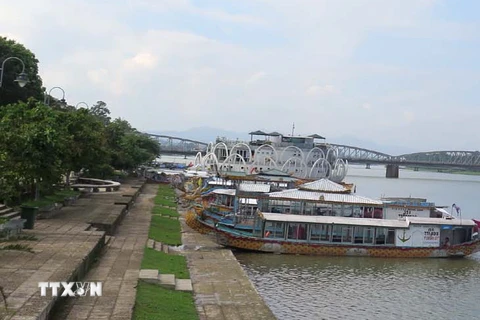Quy hoạch hai bờ sông Hương làm nơi neo đầu tàu thuyền du lịch bằng nguồn vốn do Hàn Quốc tài trợ. (Ảnh: Quốc Việt/TTXVN)
