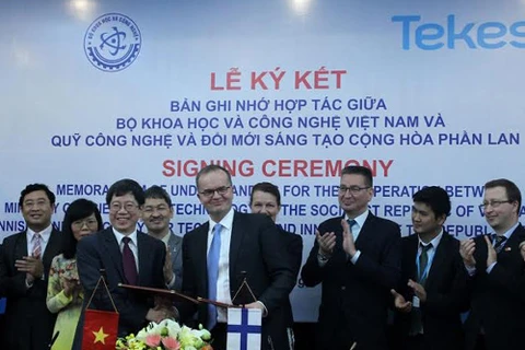 Việt Nam-Phần Lan ký kết hợp tác về khoa học và công nghệ