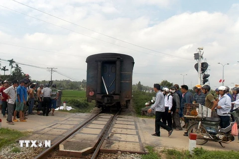 Một vụ tai nạn khi tàu đâm vào người băng qua đường ngang dân sinh. (Ảnh minh họa. Nguồn: TTXVN)