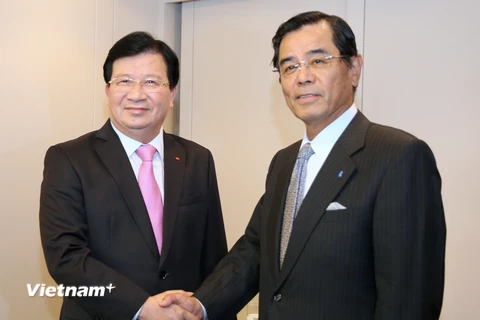 Phó Thủ tướng Trịnh Đình Dũng tiếp ông Kyohei Takahashi, Chủ tịch Ủy ban Kinh tế Việt-Nhật. (Ảnh: Cẩm Tuyến/Vietnam+) 