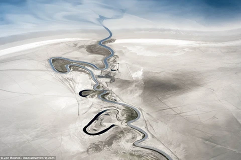 Bức ảnh về hồ Urmia uốn lượn ở Iran. (Nguồn: Dailymail.co.uk)
