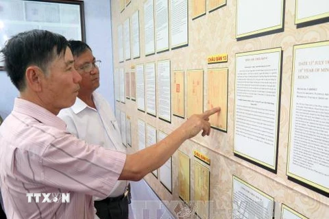 Châu bản Triều Nguyễn - bằng chứng khẳng định Hoàng Sa, Trường Sa của Việt Nam. (Nguồn: TTXVN)