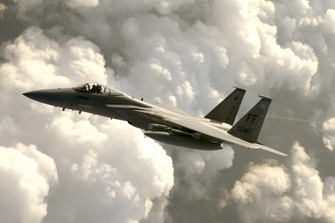 Chiến đấu cơ F-15. (Nguồn: 7-themes.com) 