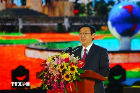 Ủy viên Bộ Chính trị, Phó Thủ tướng Chính phủ Vương Đình Huệ - Trưởng Ban chỉ đạo Tây Nam Bộ phát biểu. (Ảnh: Mạnh Linh/TTXVN)
