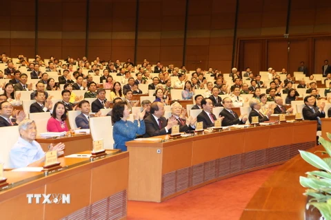 Các lãnh đạo và nguyên lãnh đạo Đảng, Nhà nước và đại biểu Quốc hội dự khai mạc kỳ họp. (Ảnh Trọng Đức/TTXVN)