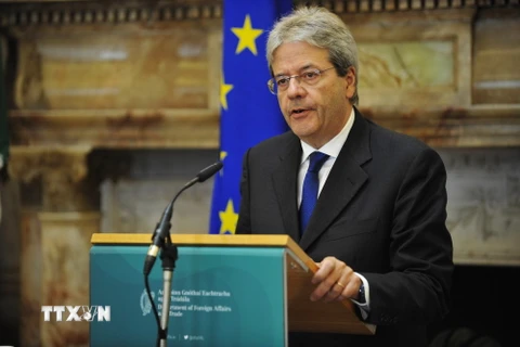 Ngoại trưởng Italy Paolo Gentiloni trong cuộc họp báo ở Dublin (Ireland) ngày 12/7. (Nguồn: EPA/TTXVN)