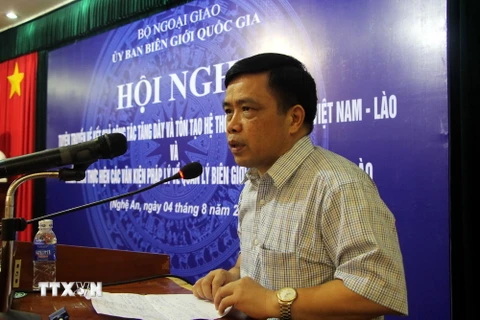 Ông Huỳnh Thanh Điền, Phó Chủ tịch Ủy ban Nhân dân tỉnh Nghệ An, phát biểu tại Hội nghị. (Ảnh: Bích Huệ/TTXVN)