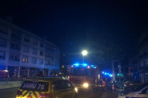 Xe cứu hỏa tại hiện trường vụ cháy. (Nguồn: Twitter)