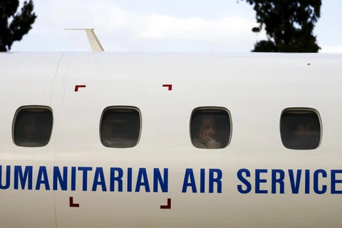 Một máy bay mang hàng cứu trợ tới Yemen. (Nguồn: Reuters)