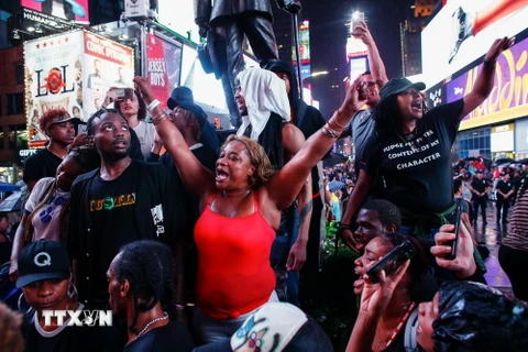 Biểu tình tại thành phố New York, phản đối cảnh sát bắn chết người da màu. (Ảnh minh họa. Nguồn: AFP/TTXVN)