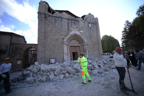 Nhà thờ San'Agostini, được xây dựng vào năm 1428 bị hư hại. (Nguồn: AFP)