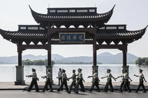 Cảnh sát tại thành phố Hàng Châu, Trung Quốc. (Nguồn: Bloomberg)