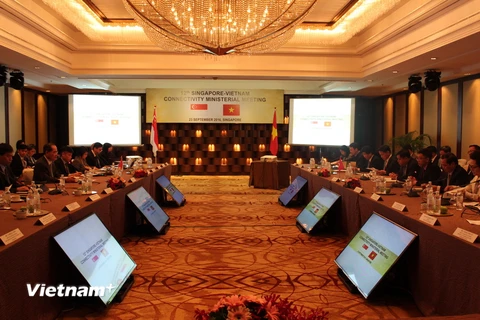 Hội nghị cấp Bộ trưởng lần thứ 12 về Kết nối kinh tế Việt Nam-Singapore diễn ra ngày 23/9, tại Singapore. (Ảnh: Mỹ Bình/Vietnam+)