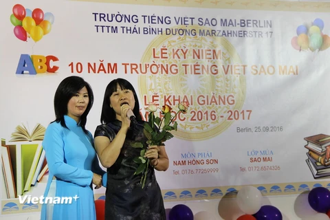 Cô giáo Trường tiếng Việt Sao Mai. (Ảnh: Mạnh Hùng/Vietnam+)
