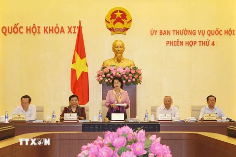 Chủ tịch Quốc hội Nguyễn Thị Kim Ngân chủ trì Phiên họp thứ 4 của Ủy ban Thường vụ Quốc hội khóa XIV. (Ảnh: Trọng Đức/ TTXVN)