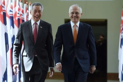 Thủ tướng Singapore Lý Hiển Long và người đồng cấp Malcom Turbull. (Nguồn: AP) 