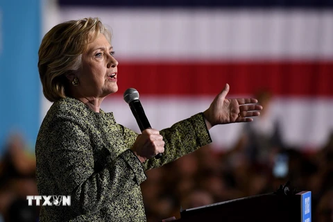 Bà Hillary Clinton trong chiến dịch vận động tranh cử ở Las Vegas, Nevada ngày 12/10. (Nguồn: AFP/TTXVN)