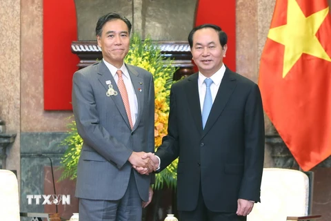 Chủ tịch nước Trần Đại Quang tiếp ông Shuichi Abe, Thống đốc tỉnh Nagano (Nhật Bản) sang thăm và làm việc tại Việt Nam. (Ảnh: Nhan Sáng/TTXVN)