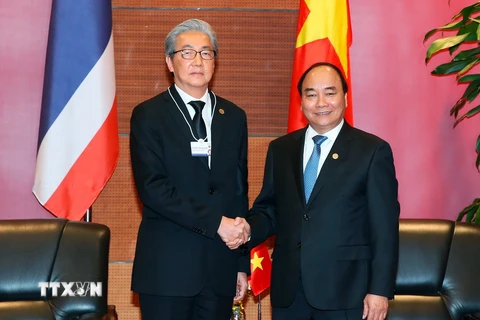 Thủ tướng Nguyễn Xuân Phúc tiếp Phó Thủ tướng Thái Lan Somkid Jatusripitak nhân dịp sang dự Hội nghị ACMECS 7, CLMV 8 và WEF-Mekong. (Nguồn: TTXVN)