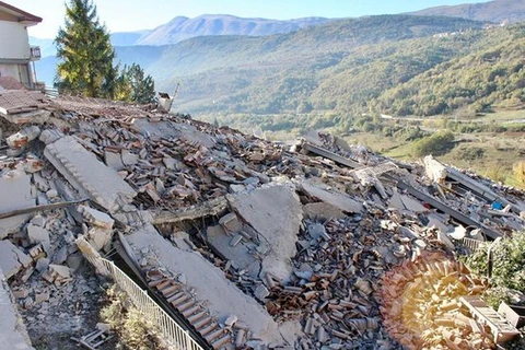 Cảnh đổ nát sau trận động đất mạnh ở Italy. (Nguồn: EPA)