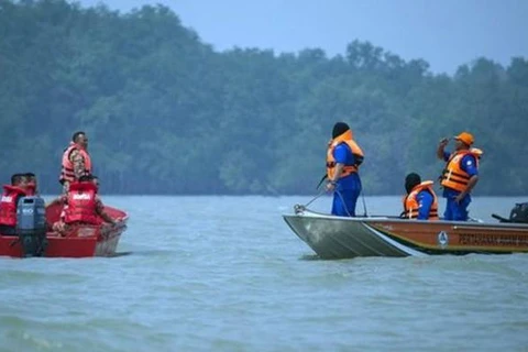 Lực lượng cứu hộ tại khu vực bị đắm thuyền. (Nguồn: Geo.tv)