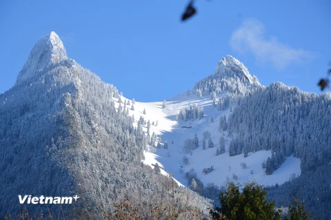 Ngọn núi Le Moleson cao 2.002m, bao quát toàn bộ vùng Gruyère, có thể dễ dàng lên đỉnh núi nhờ hệ thống cáp treo. (Ảnh: Nguyễn Thái/Vietnam+)