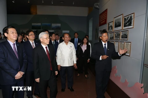 Tổng Bí thư Nguyễn Phú Trọng đến thăm Bảo tàng Kaysone Phomvihane. (Ảnh: Trí Dũng/TTXVN)