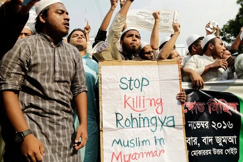 Hàng trăm người sắc tộc Rohingya theo Hồi giáo biểu tình. (Nguồn: EPA)
