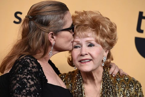 Nữ diễn viên Carrie Fisher và mẹ - bà Debbie Reynolds. (Nguồn: Getty Images)