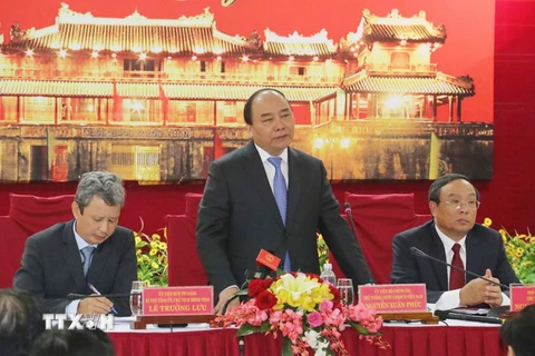 Thủ tướng Nguyễn Xuân Phúc phát biểu và chúc Tết cán bộ và nhân dân tỉnh Thừa Thiên-Huế. (Ảnh: Quốc Việt/TTXVN)