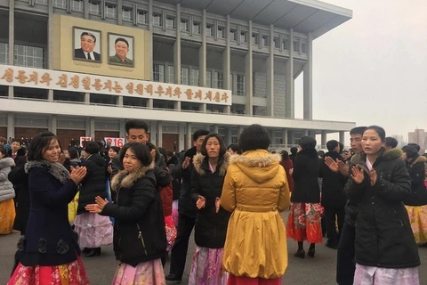 Người dân Triều Tiên tham gia lễ kỷ niệm sinh nhật ông Kim Jong-il