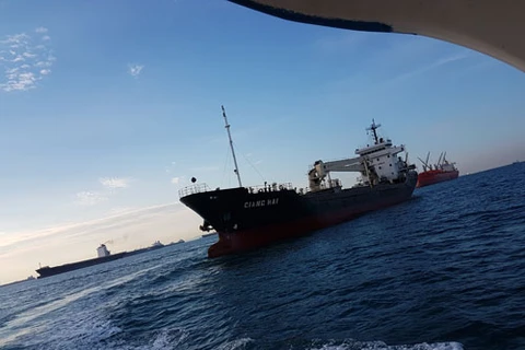 Hỗ trợ công dân Việt Nam trong vụ tàu bị cướp biển tấn công