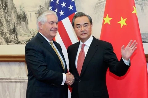 Ngoại trưởng Mỹ Rex Tillerson và Ngoại trưởng Trung Quốc Vương Nghị. (Nguồn: AFP)