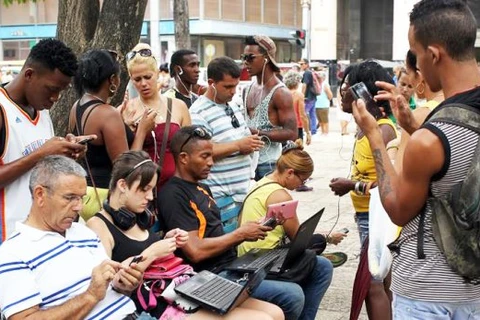 Số người sử dụng mạng xã hội tại Cuba tăng vọt. (Nguồn: Anna Norman)