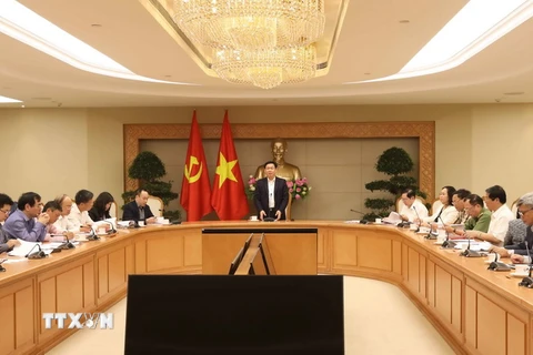 Phó Thủ tướng Vương Đình Huệ chủ trì cuộc họp. (Ảnh: Phương Hoa/TTXVN)