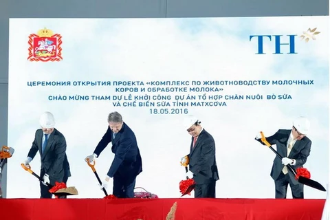 Lễ khởi công dự án tổ hợp chăn nuôi bò sữa công nghệ cao tại tỉnh Moscow của TH True Milk. (Ảnh: TH True Milk cung cấp)