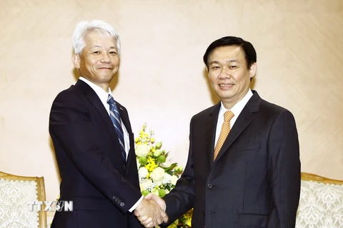Phó Thủ tướng Vương Đình Huệ tiếp Giám đốc điều hành, Chủ tịch Ngân hàng Sumitomo ​Mitsui đang thăm và làm việc tại Việt Nam. (Ảnh: An Đăng/TTXVN)