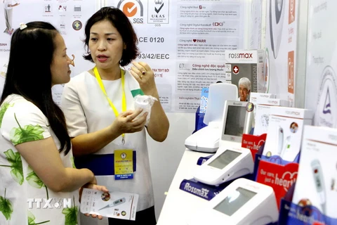 Quang cảnh một gian hàng tại Triển lãm quốc tế chuyên ngành y dược Việt Nam năm 2016. (Nguồn: TTXVN)