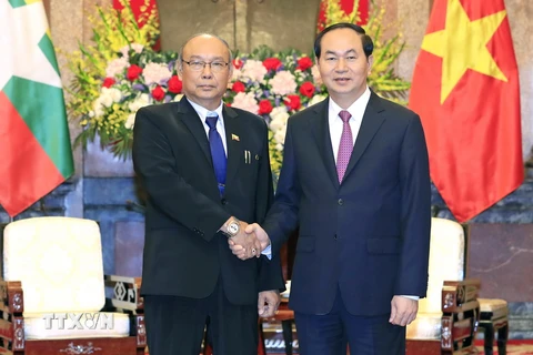 Chủ tịch nước Trần Đại Quang tiếp Ngài Mahn Win Khaing Than, Chủ tịch Thượng viện kiêm Chủ tịch Quốc hội Liên bang Myanmar đang có chuyến thăm chính thức Việt Nam. (Ảnh: Nhan Sáng/TTXVN)