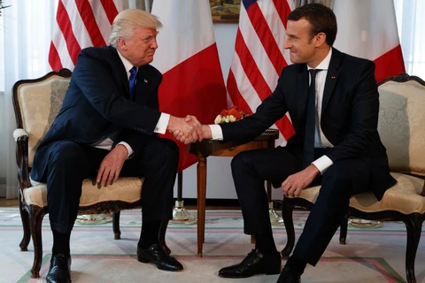 Tổng thống Mỹ Donald Trump và người đồng cấp Pháp Emmanuel Macron. (Nguồn: Telegraph)