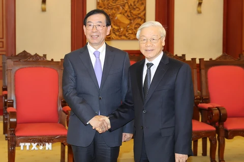 Tổng Bí thư Nguyễn Phú Trọng tiếp Ngài Park Won Soon, Đặc phái viên của Tổng thống Hàn Quốc đang thăm và làm việc tại Việt Nam. (Ảnh: Trí Dũng/TTXVN)