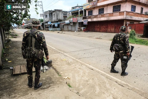 Binh lính Philippines trên đường phố Marawi. (Nguồn: Rappler)