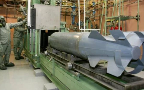 Quân đội Nga tiêu hủy vũ khí hóa học nạp trong bom. (Nguồn: TASS)