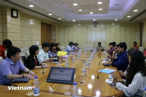 Đoàn Học viện Chính trị quốc gia Hồ Chí Minh làm việc với Quỹ Nghiên cứu các nhà quan sát (ORF) của Ấn Độ. (Ảnh: Huy Bình-Đăng Chính/Vietnam+)