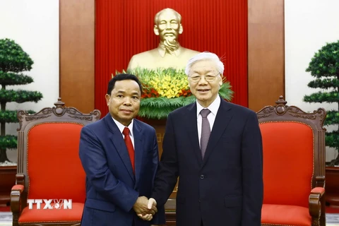 Tổng Bí thư Nguyễn Phú Trọng tiếp Chánh Văn phòng Trung ương Đảng Nhân dân Cách mạng Lào Khamphan Phommathat. (Ảnh: An Đăng/TTXVN)