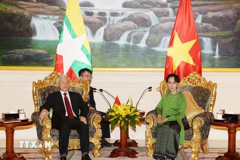 Tổng Bí thư Nguyễn Phú Trọng hội kiến với Cố vấn Nhà nước, Bộ trưởng Ngoại giao Myanmar, bà Aung San Suu Kyi. (Ảnh: Trí Dũng/TTXVN)