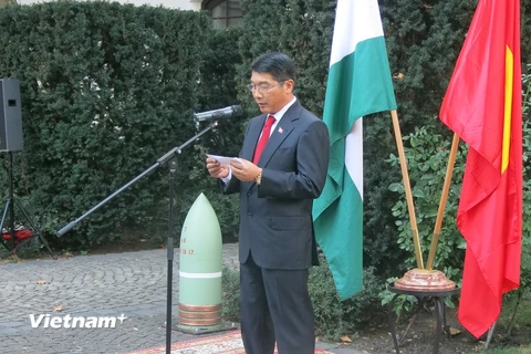 Đại sứ Việt Nam Nguyễn Thanh Tuấn phát biểu chào mừng các vị khách quý. (Ảnh: Nguyễn Hoàng Linh/Vietnam+)