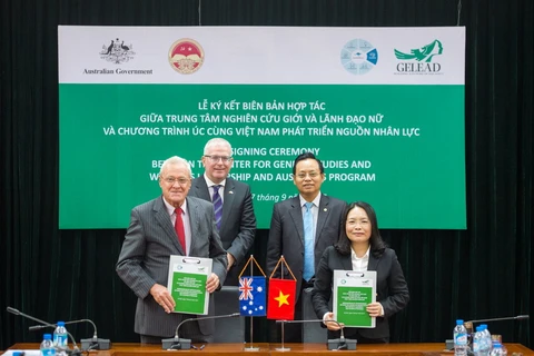 Lễ ký Biên bản hợp tác giữa Trung tâm nghiên cứu giới và Lãnh đạo nữ (GeLead) thuộc Học viện Chính trị Quốc gia Hồ Chí Minh và Chương trình Aus4Skills. (Nguồn: Đại sứ quán Australia tại Việt Nam)